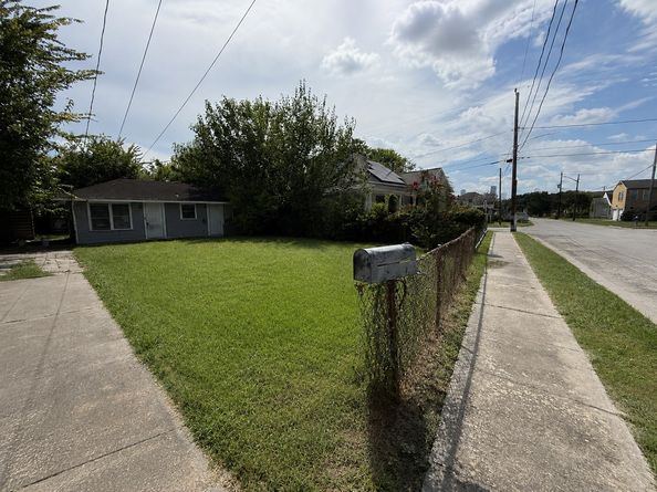 4606 Schroeder Street, Houston TX 77011