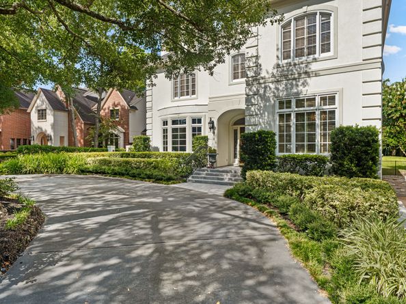 914 Huntington Cove, Houston TX 77063