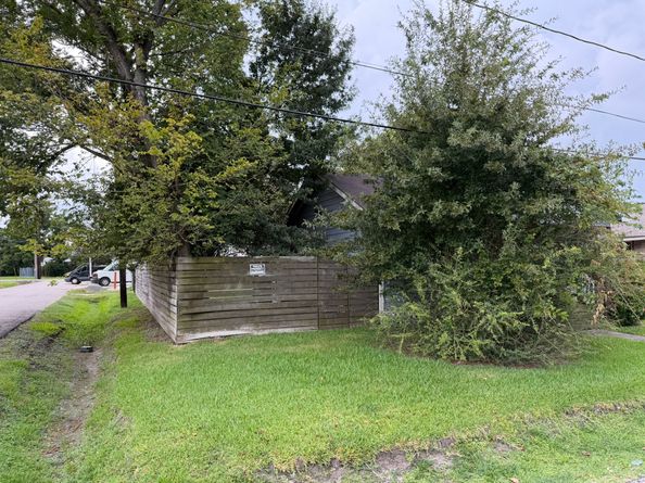306 E 43rd Street, Houston TX 77022
