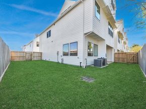 1422 Caywood Lane A, Houston TX 77055