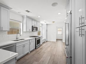 5834 Braesheather Drive, Houston TX 77096