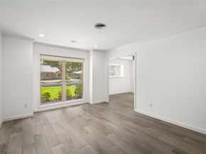 5834 Braesheather Drive, Houston TX 77096