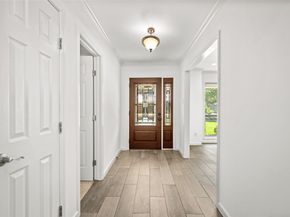 5834 Braesheather Drive, Houston TX 77096