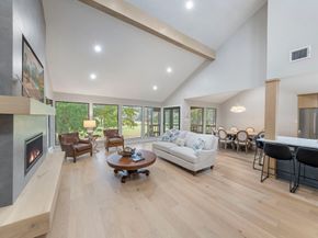 14 Wakerobin Court, The Woodlands TX 77380