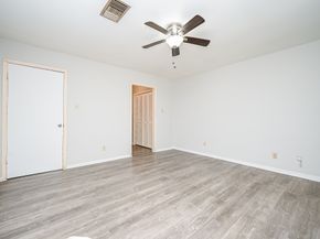 7878 Leonora Street, Houston TX 77061