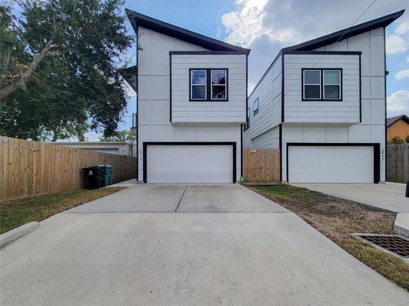 5019 Creekmont Drive, Houston TX 77091