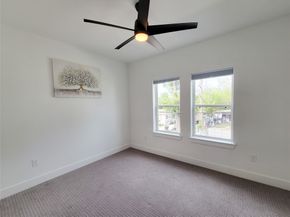 5019 Creekmont Drive, Houston TX 77091