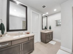 9614 Riddlewood Ln, Houston TX 77025