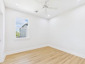 1103 Amundsen, Houston TX 77009