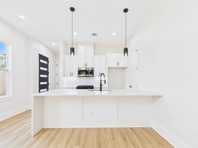 1103 Amundsen, Houston TX 77009