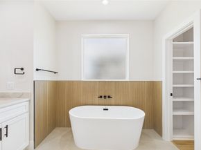 1103 Amundsen, Houston TX 77009