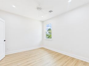 1103 Amundsen, Houston TX 77009