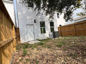 9332 Waller Street, Houston TX 77012