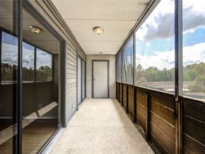 3055 Walnut Bend Lane 21, Houston TX 77042