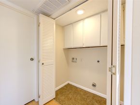 3055 Walnut Bend Lane 21, Houston TX 77042