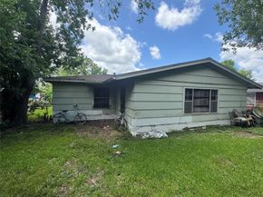 5951 Willow Glen Drive, Houston TX 77033