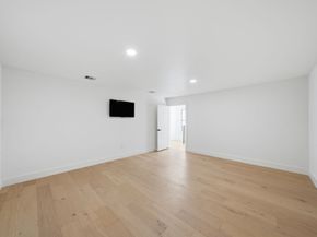 809 Memorial Heights Drive, Houston TX 77007