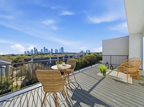 809 Memorial Heights Drive, Houston TX 77007