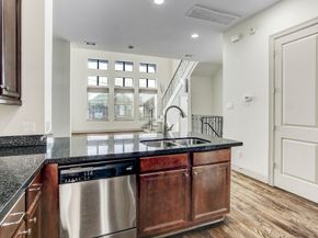 2825 Pease Street, Houston TX 77003