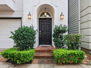 2715 Sherwin Street, Houston TX 77007