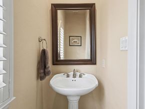 2715 Sherwin Street, Houston TX 77007