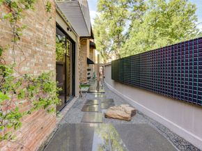 5 River Hollow Lane, Houston TX 77027