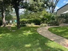 5 River Hollow Lane, Houston TX 77027