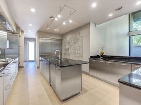 5 River Hollow Lane, Houston TX 77027