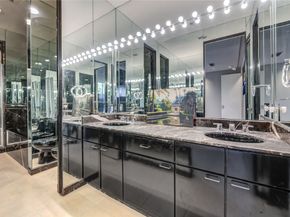 5 River Hollow Lane, Houston TX 77027