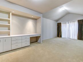 5 River Hollow Lane, Houston TX 77027