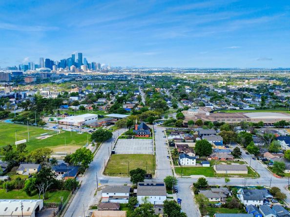 5402 Margarita Street, Houston TX 77020