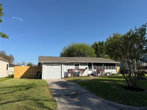 2281 Des Jardines Street, Houston TX 77023