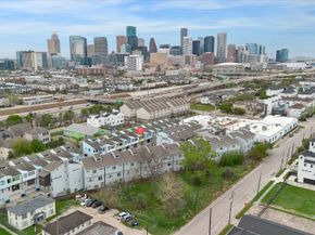 2715 St Emanuel Street, Houston TX 77004