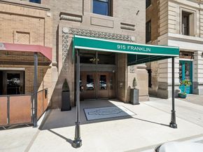 915 Franklin Street 9L, Houston TX 77002