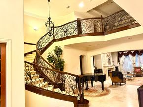 2111 DIAMOND SPRING Drive, Houston TX 77077