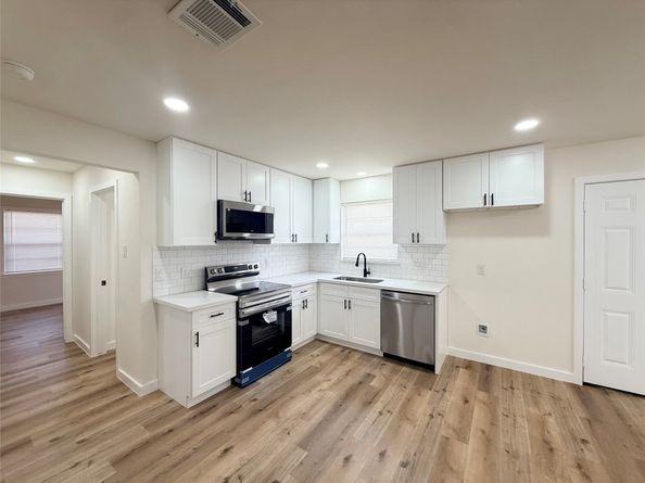 7224 Lakewood Drive, Houston TX 77016