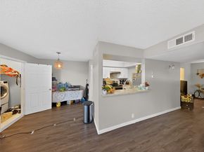 8101 Amelia Road 404, Houston TX 77055