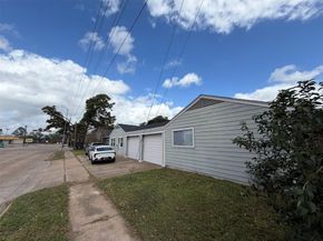 1735 W 43rd Street, Houston TX 77018