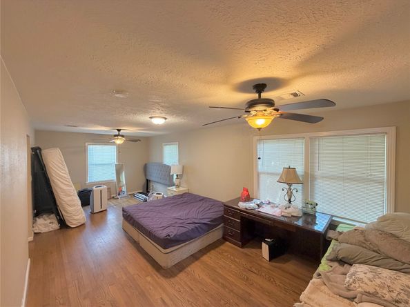 1735 W 43rd Street, Houston TX 77018