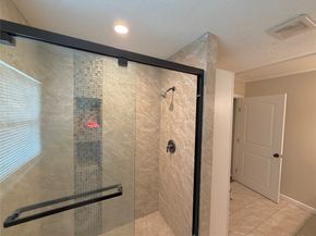 1735 W 43rd Street, Houston TX 77018