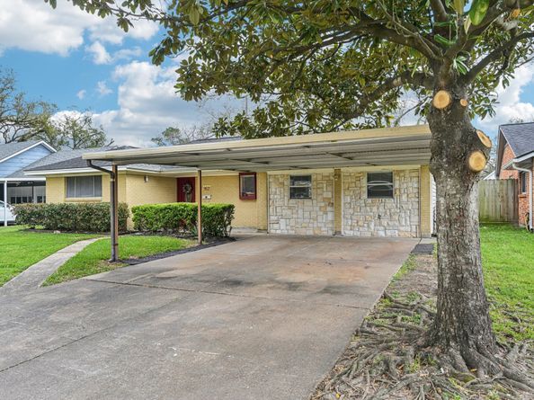 9631 Carousel Lane, Houston TX 77080