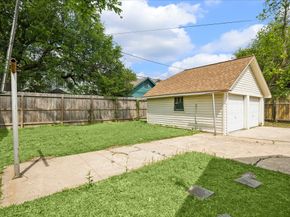 6629 Wildwood Way, Houston TX 77023