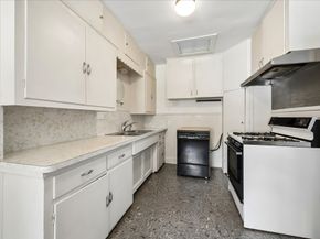 6629 Wildwood Way, Houston TX 77023