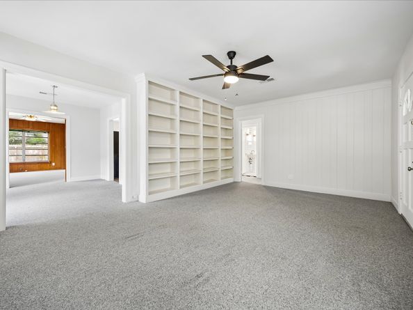 6629 Wildwood Way, Houston TX 77023