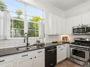 870 Fisher Street, Houston TX 77018