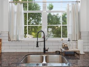 870 Fisher Street, Houston TX 77018