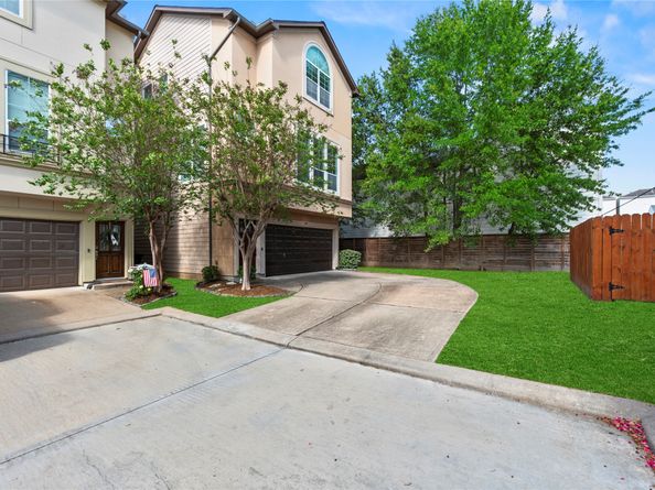 870 Fisher Street, Houston TX 77018