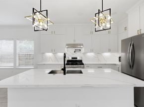 6037 S Acres Drive, Houston TX 77048