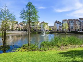 2027 Fannin Station, Houston TX 77045