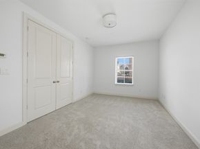 2027 Fannin Station, Houston TX 77045